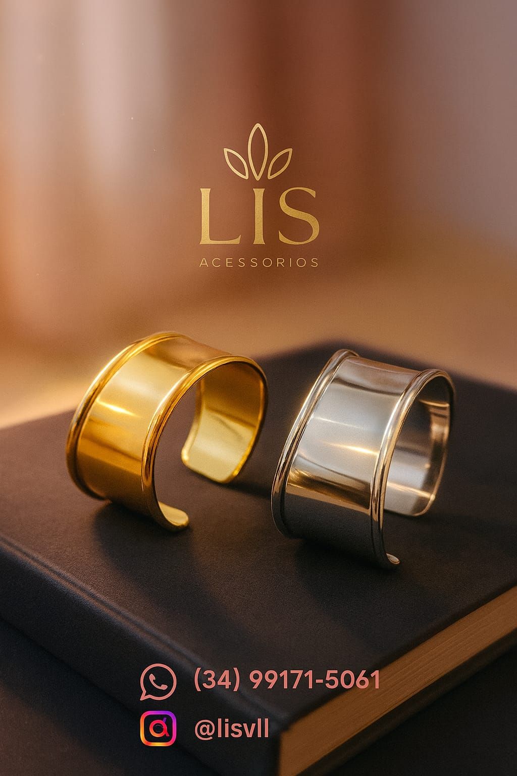 Braceletes dourado e prateado